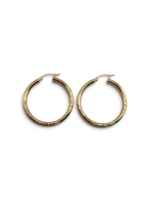Hoop earrings with cut designs